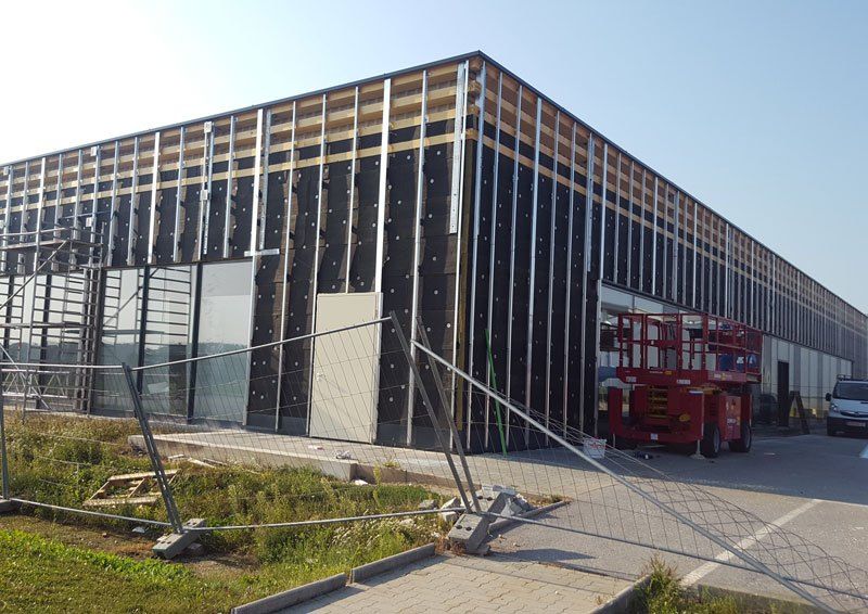 Arbeit an einer Außenfassade